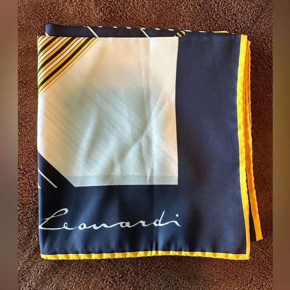 Leonardi Scarf | Excellent pre-owned condition Vintage - Picture 3 of 8
